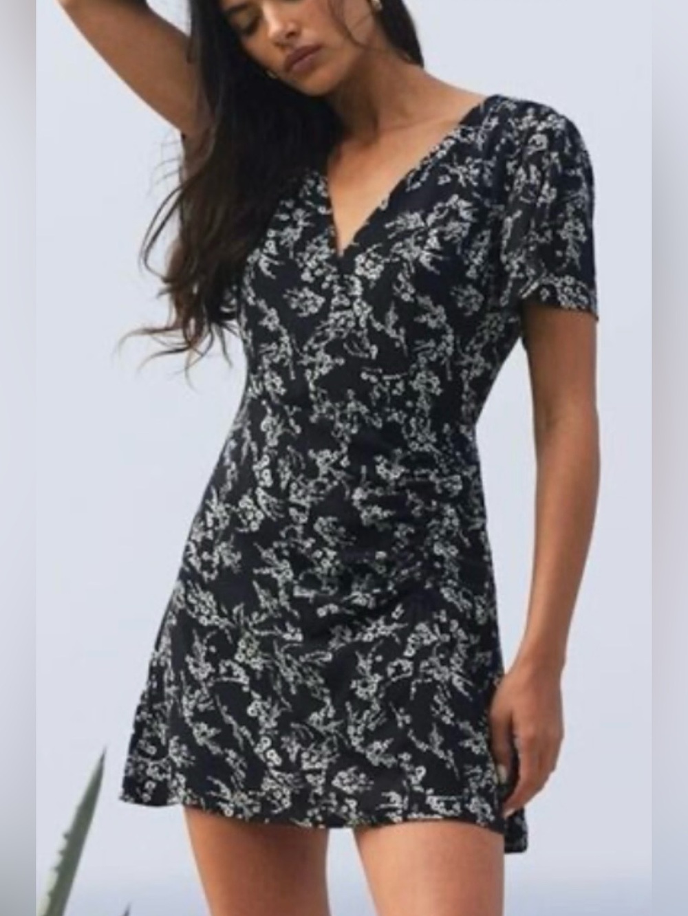 Dynamite Black & White Floral Wrap Mini Small